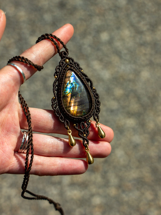 Labradorite macrame necklace