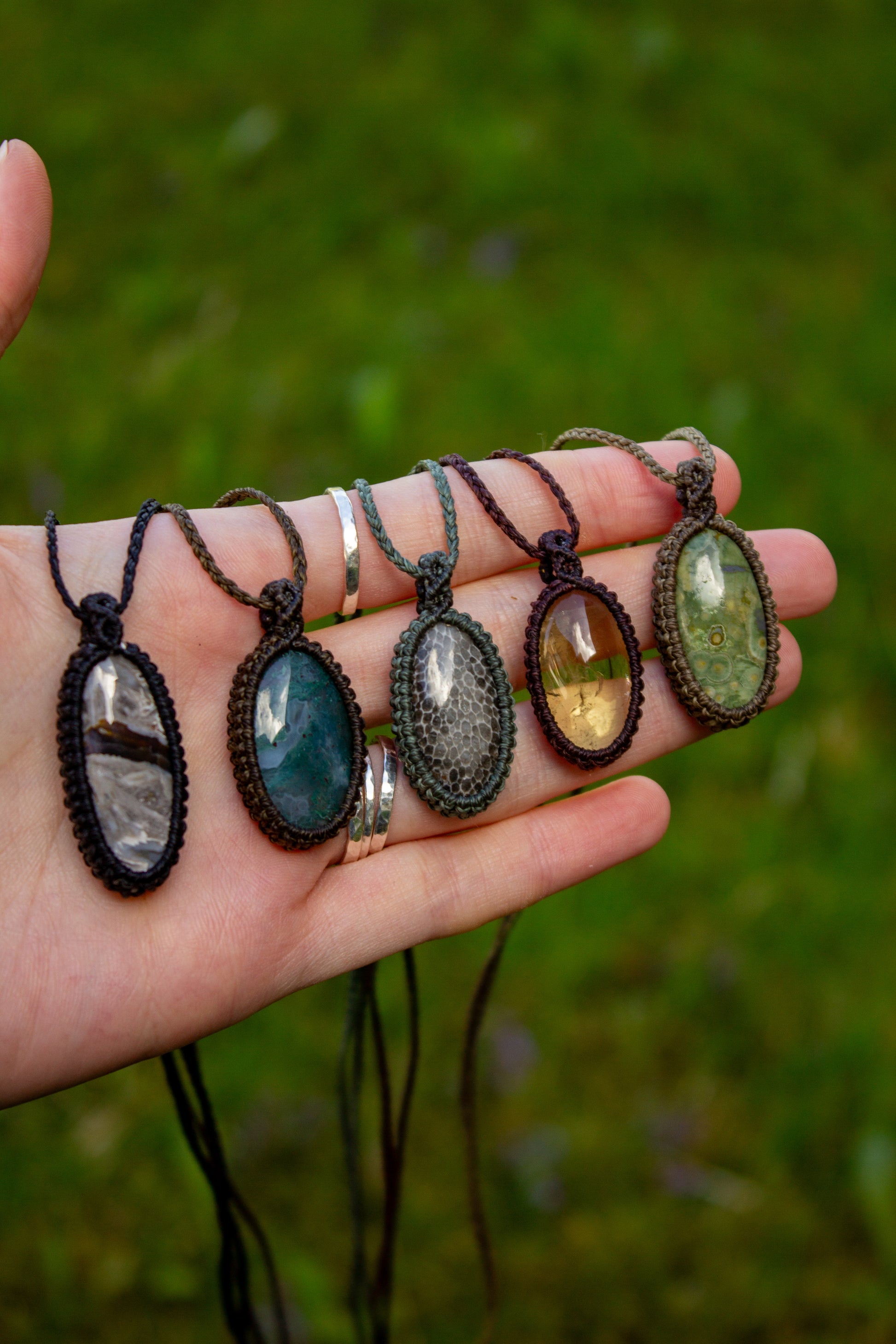 simple macrame necklace – Wild Dahlia Arts