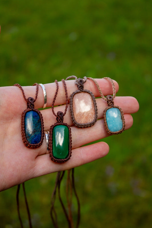 simple macrame necklace