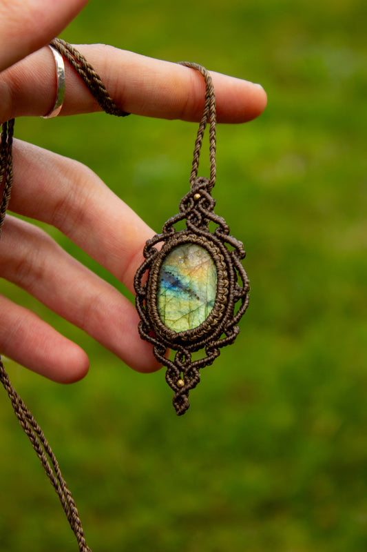Labradorite • macrame necklace