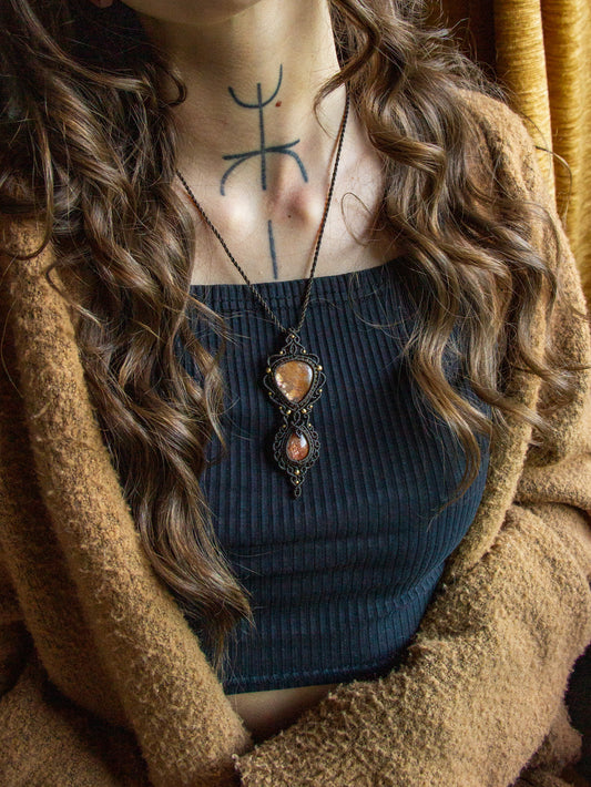 Saphire & Sunstone macrame necklace