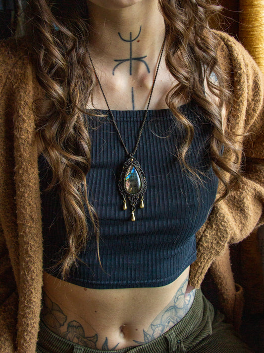 Labradorite macrame necklace