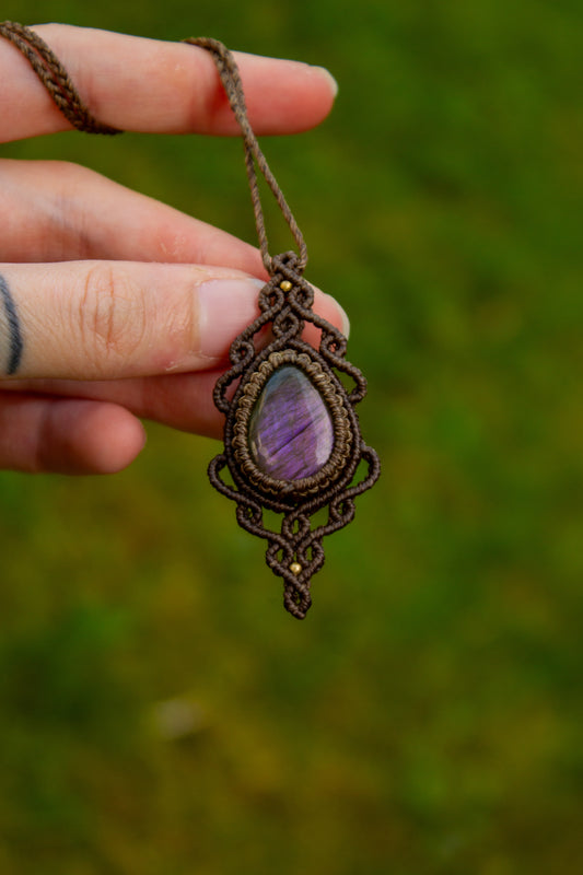 Labradorite macrame necklace