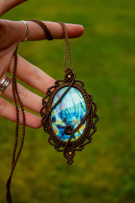 Labradorite macrame necklace