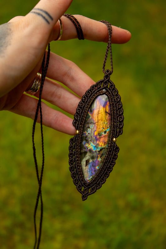 Labradorite macrame necklace