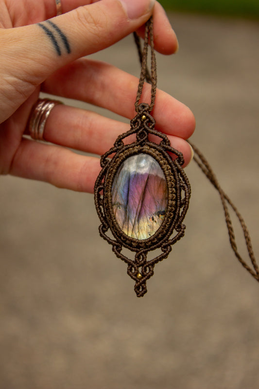 Labradorite macrame necklace