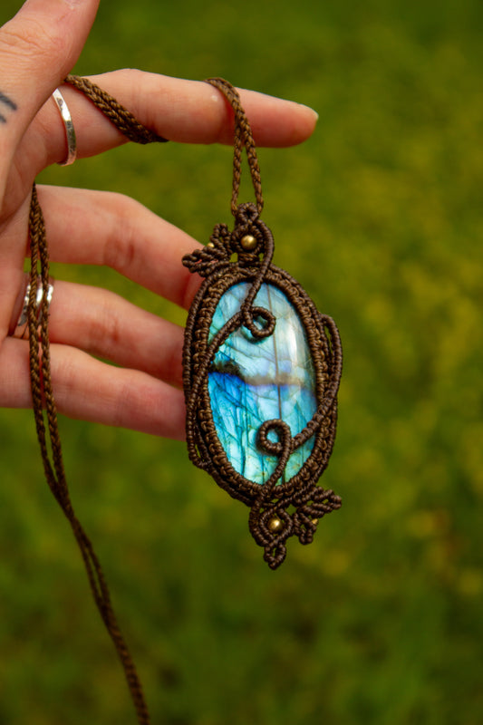 Labradorite macrame necklace