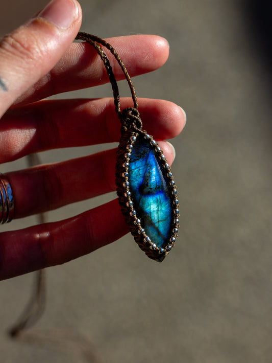 Labradorite macrame necklace