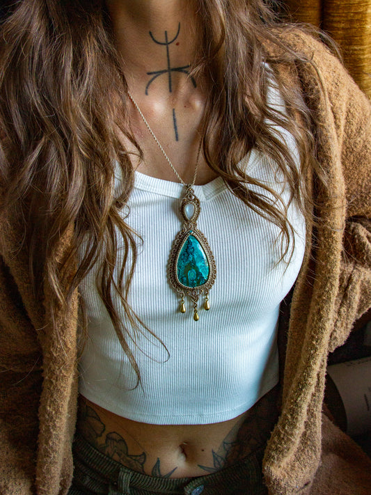 Rainbow Moonstone & Chrysocolla Malachite macrame necklace