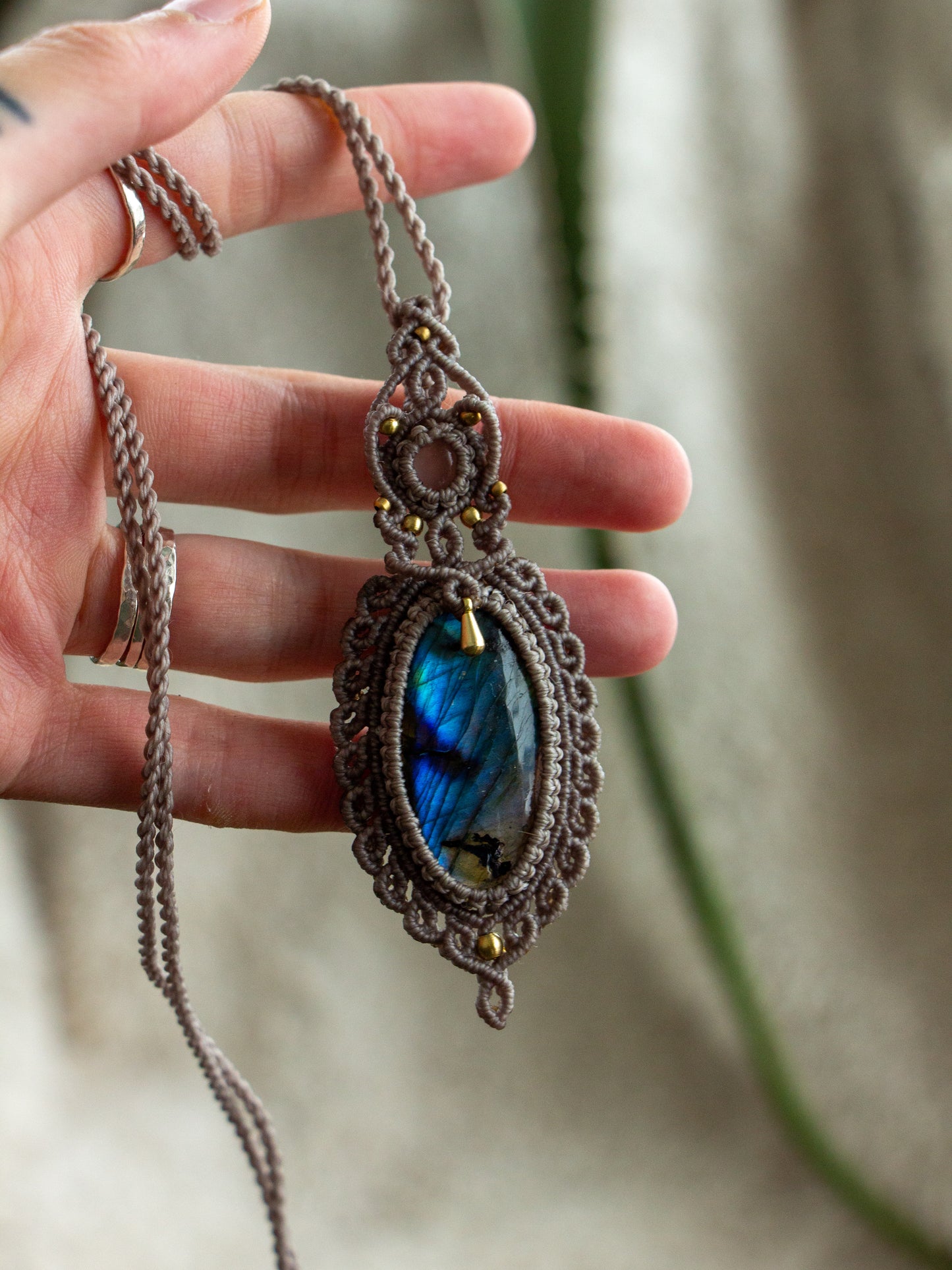 Grey Moonstone & Labradorite macrame necklace
