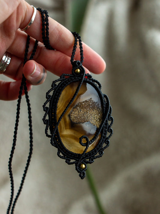 Druzy Onyx macrame necklace