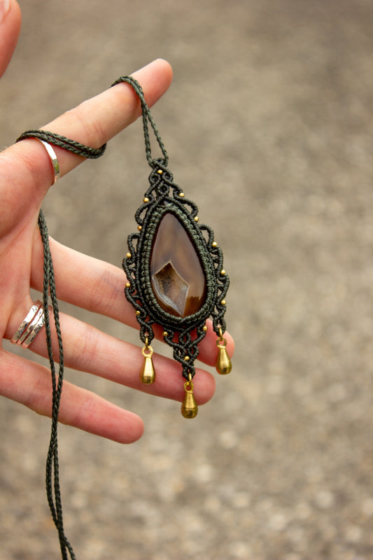 Druzy Onyx macrame necklace