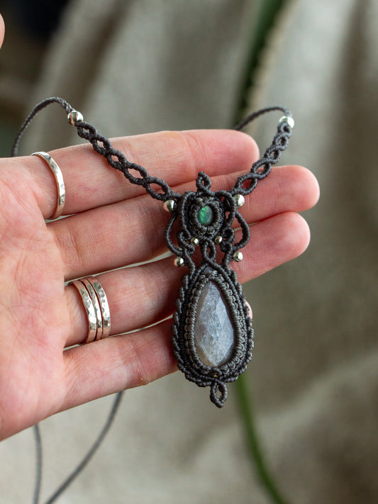 Labradorite & Grey Moonstone macrame necklace