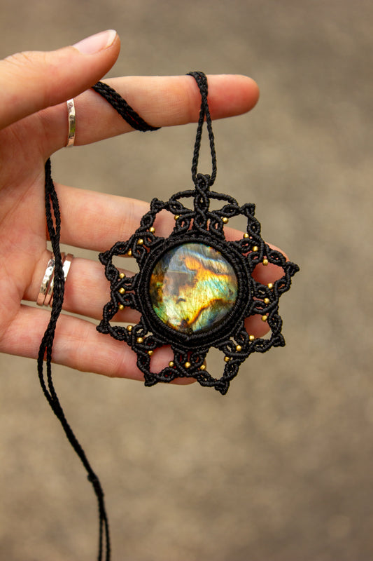 Labradorite macrame necklace