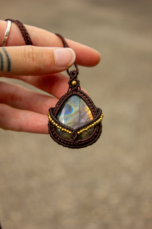 Labradorite macrame necklace