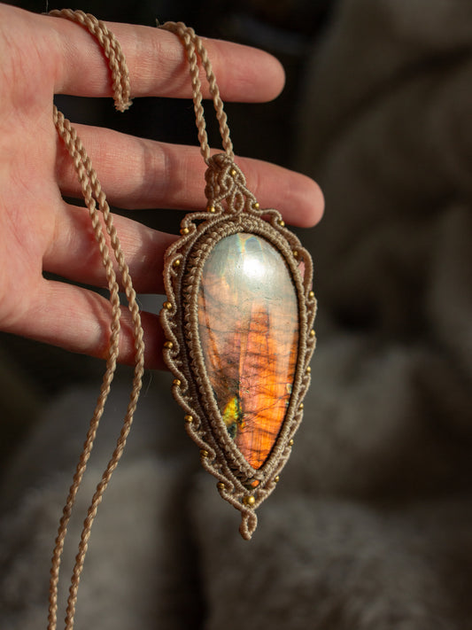 Labradorite macrame necklace
