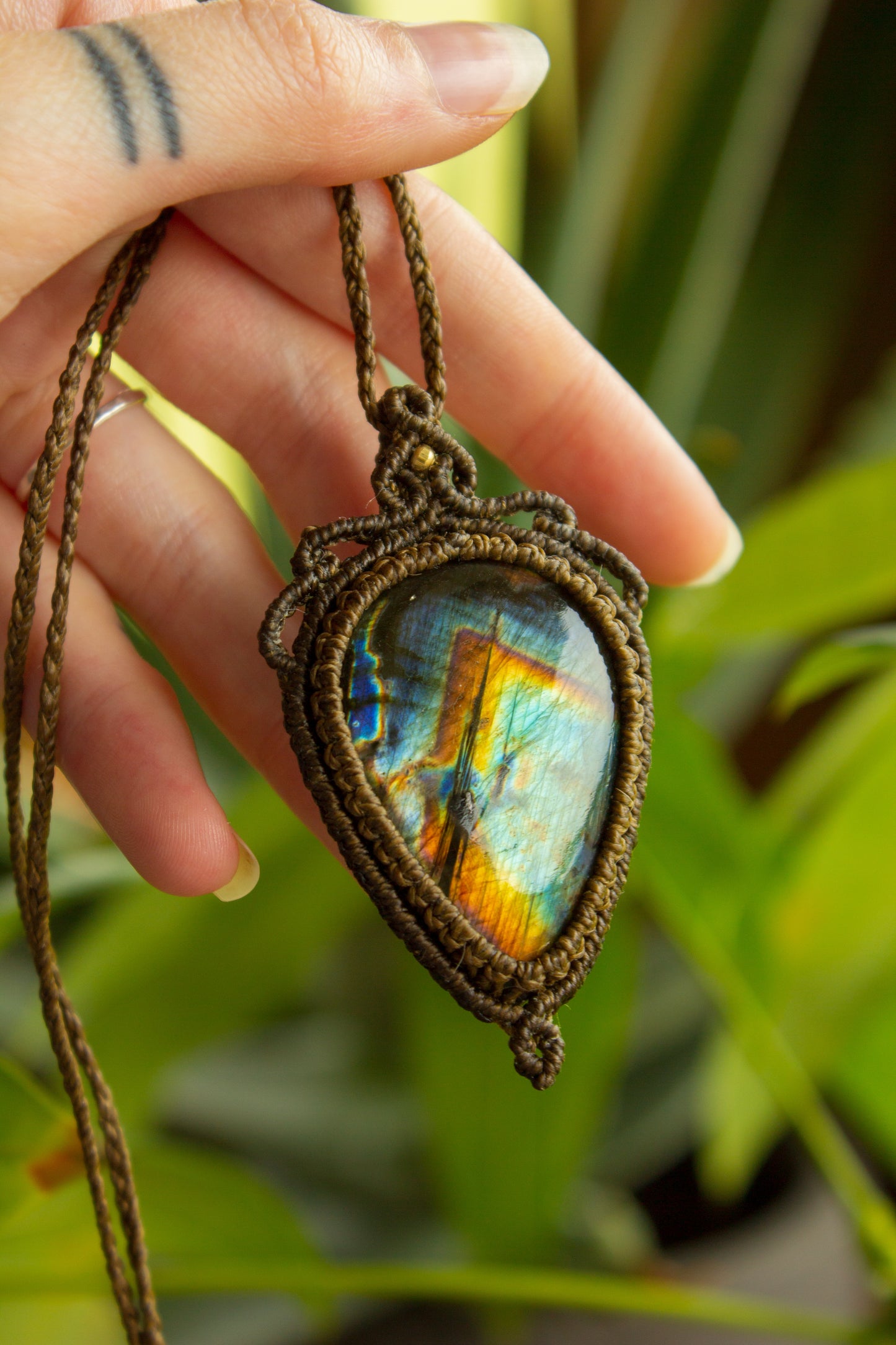 Bangalore • Labradorite macrame necklace