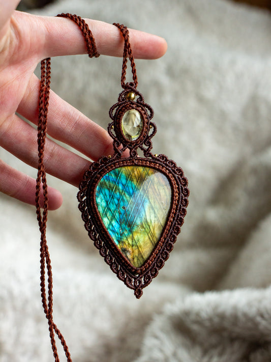 Lemon Quartz & Labradorite macrame necklace
