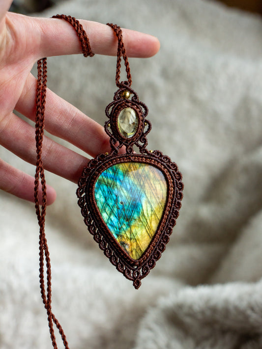 Lemon Quartz & Labradorite macrame necklace
