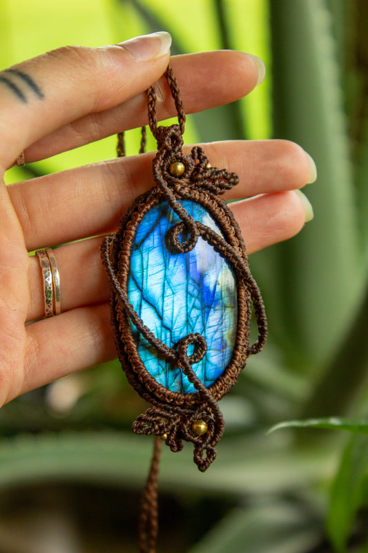 Hanoi • Labradorite macrame necklace