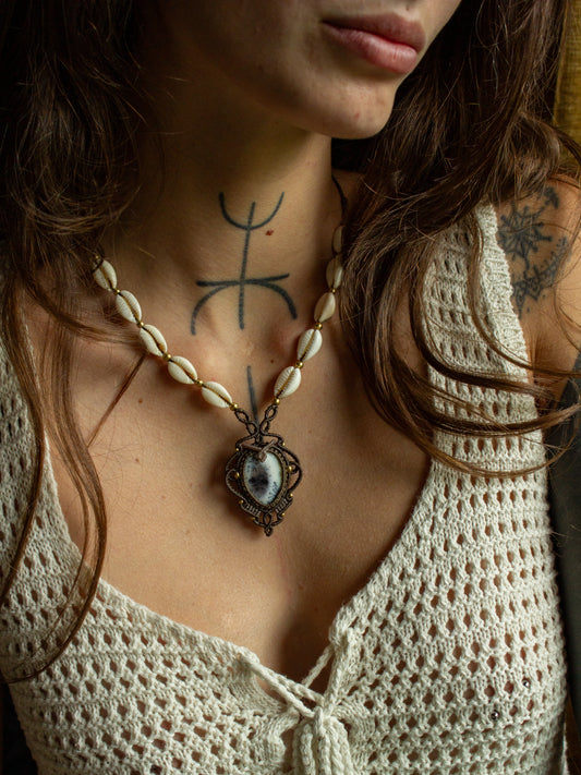 Dendretic Agate macrame necklace
