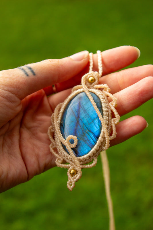 Labradorite • macrame necklace