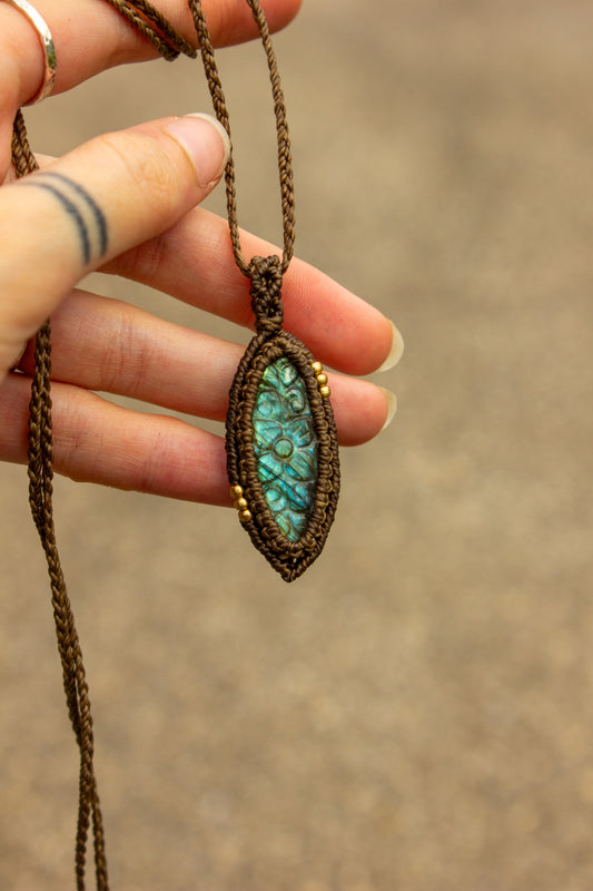 Labradorite • macrame necklace