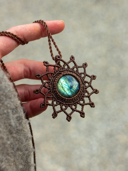 Labradorite macrame necklace