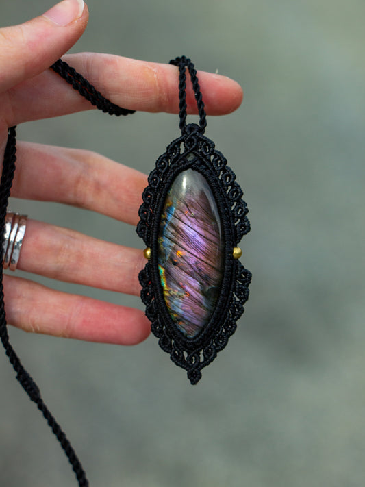 Labradorite macrame necklace
