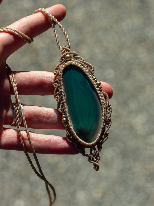 Agate macrame necklace
