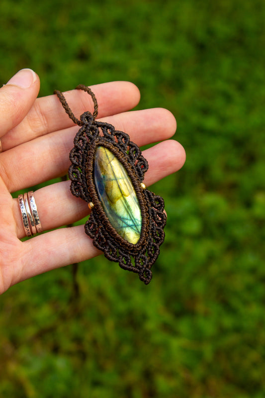 Labradorite • macrame necklace