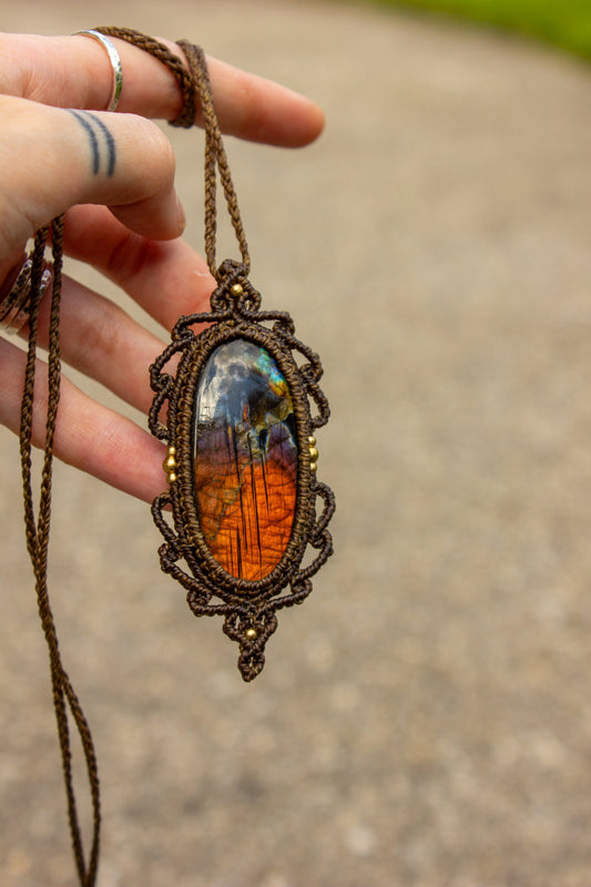 Labradorite • macrame necklace