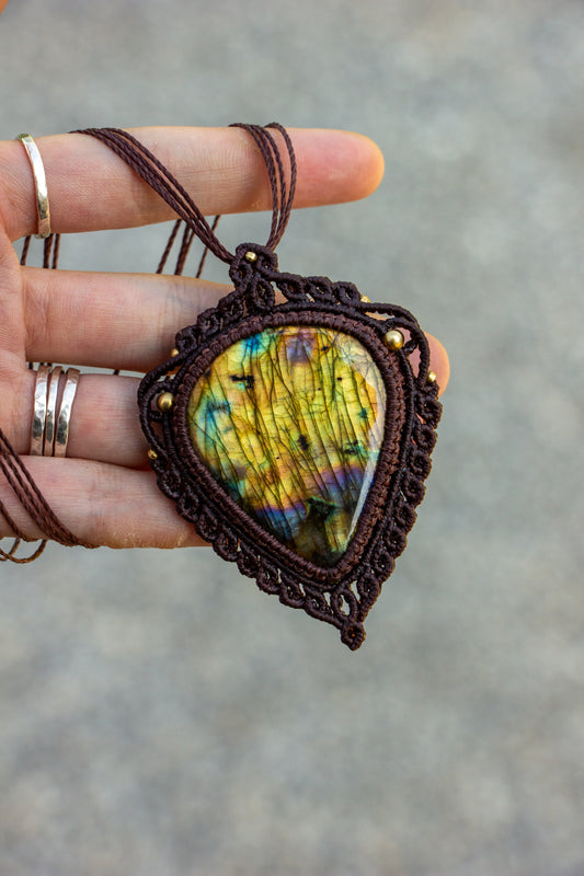 Labradorite macrame necklace