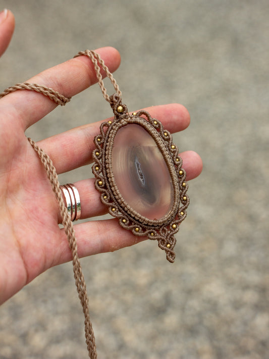 Agate macrame necklace