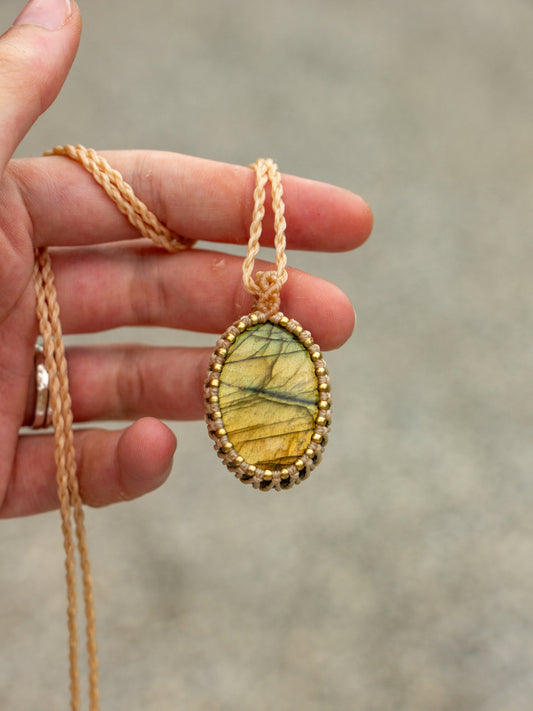 Labradorite macrame necklace