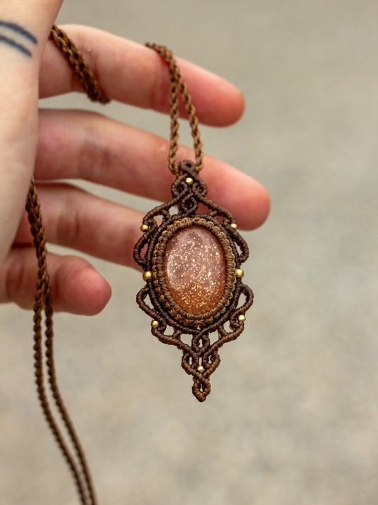 Confetti Sunstone macrame necklace