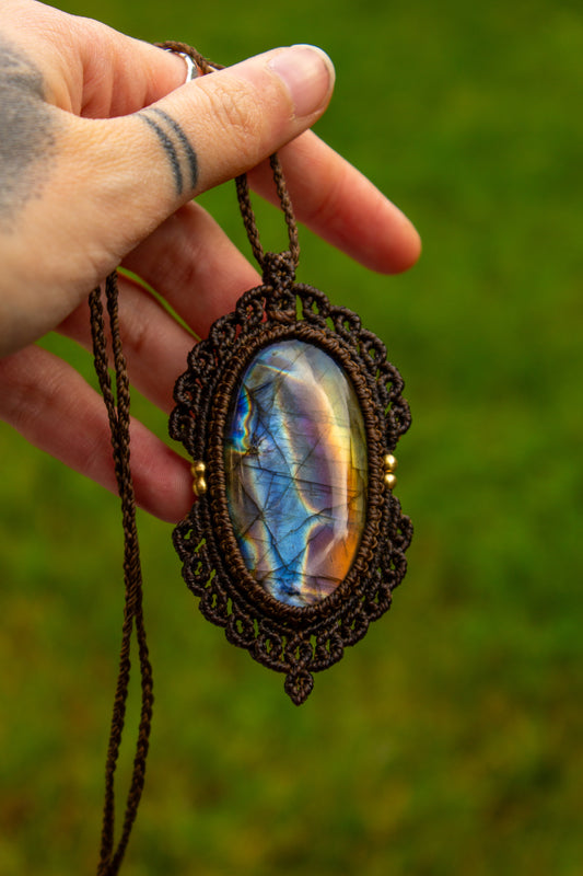 Labradorite • macrame necklace