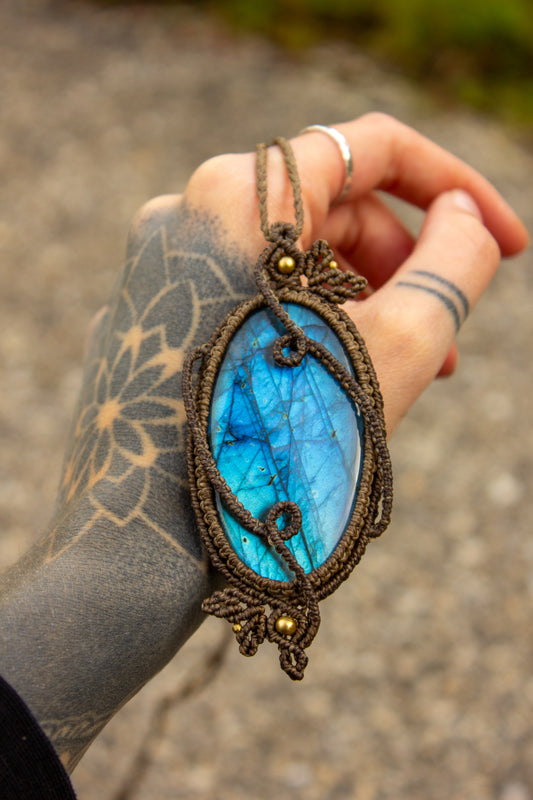 Labradorite • macrame necklace