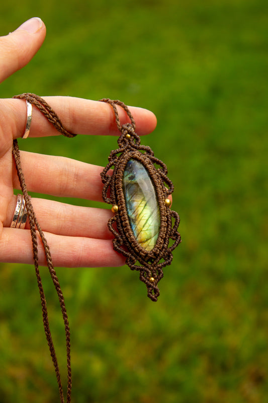 Labradorite • macrame necklace