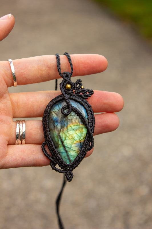 Labradorite • macrame necklace