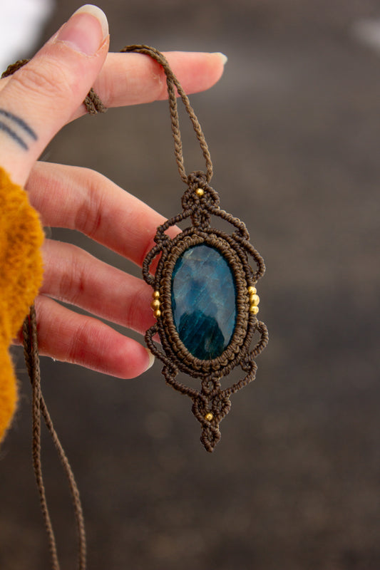 Apatite • macrame necklace