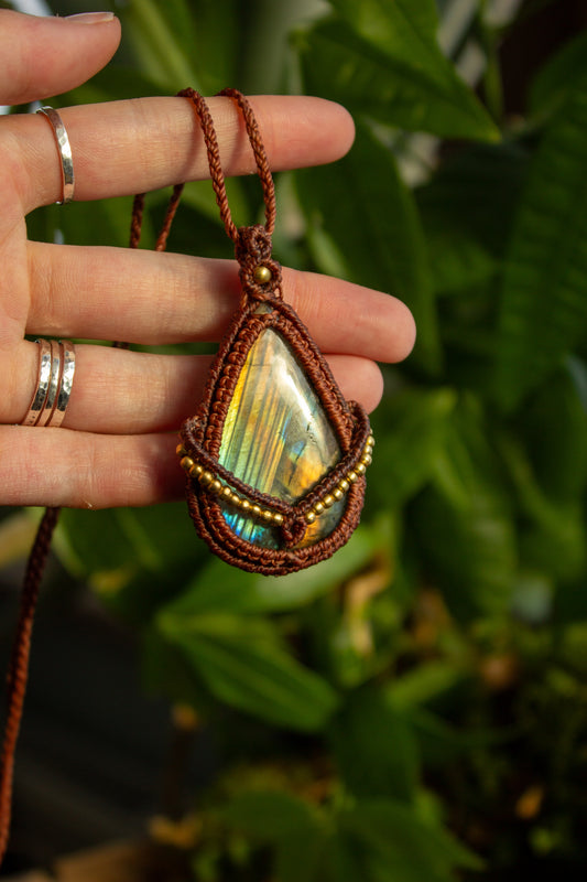 Labradorite • macrame necklace