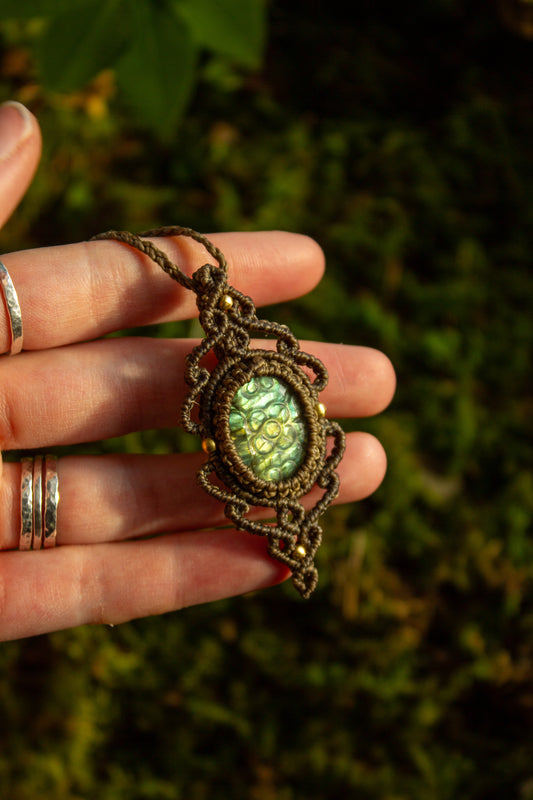 Labradorite • macrame necklace