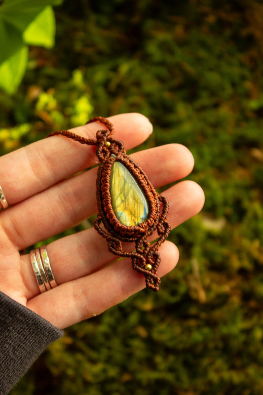 Labradorite • macrame necklace