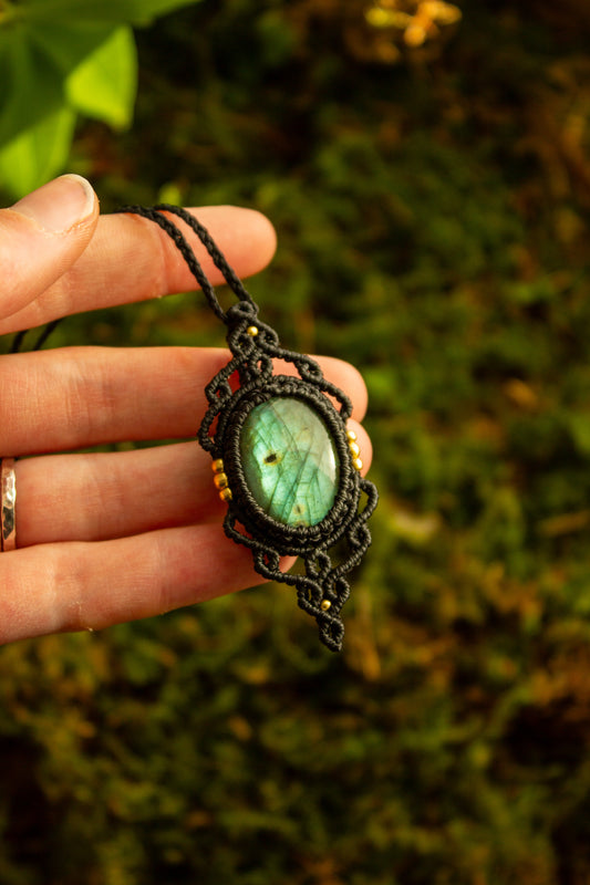 Labradorite • macrame necklace