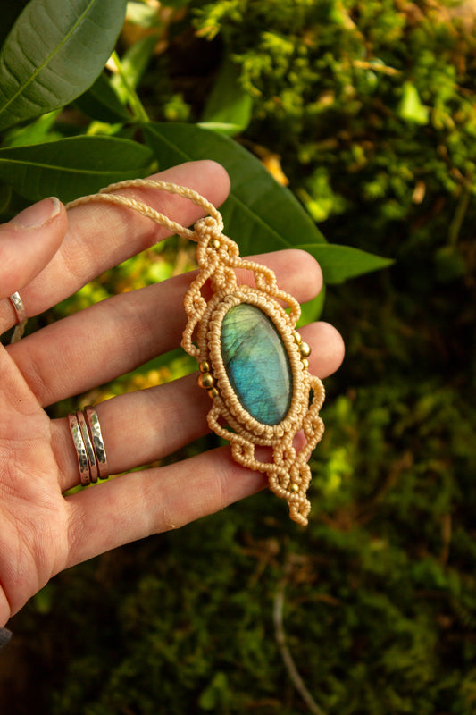 Labradorite • macrame necklace