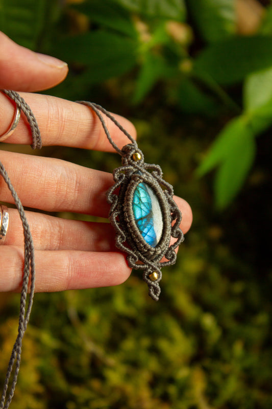 Labradorite • macrame necklace