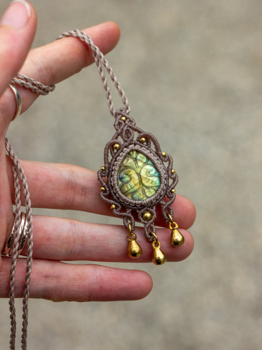 Labradorite macrame necklace