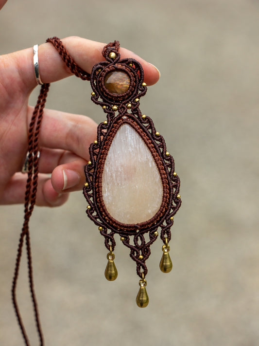 Sunstone & Orange Selenite macrame necklace