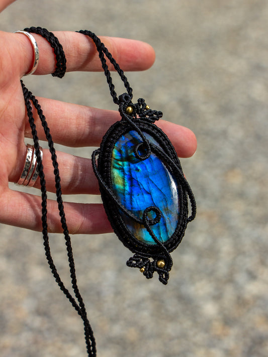 Labradorite macrame necklace